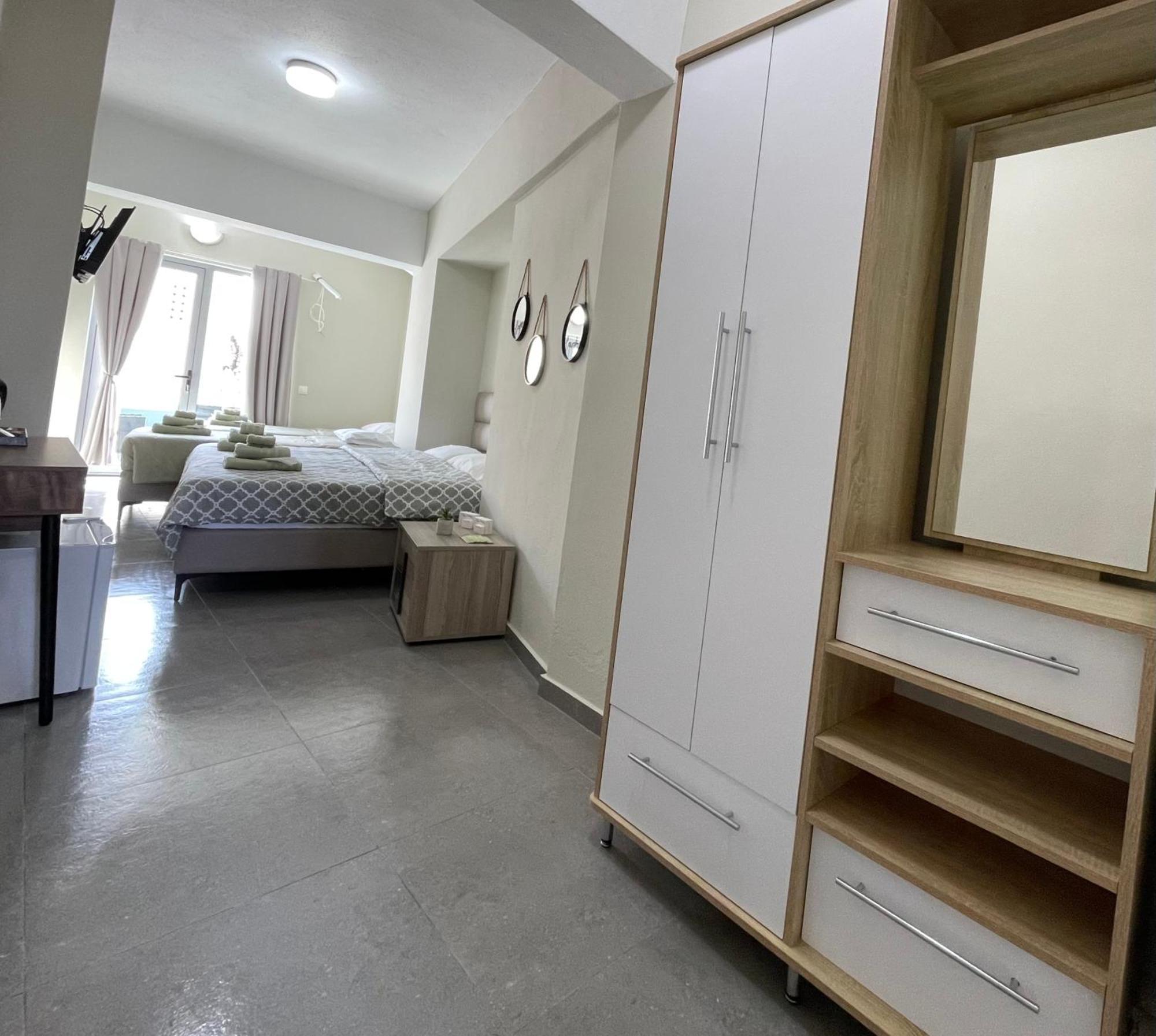 Sea Side Rooms Rhodes City Exteriör bild