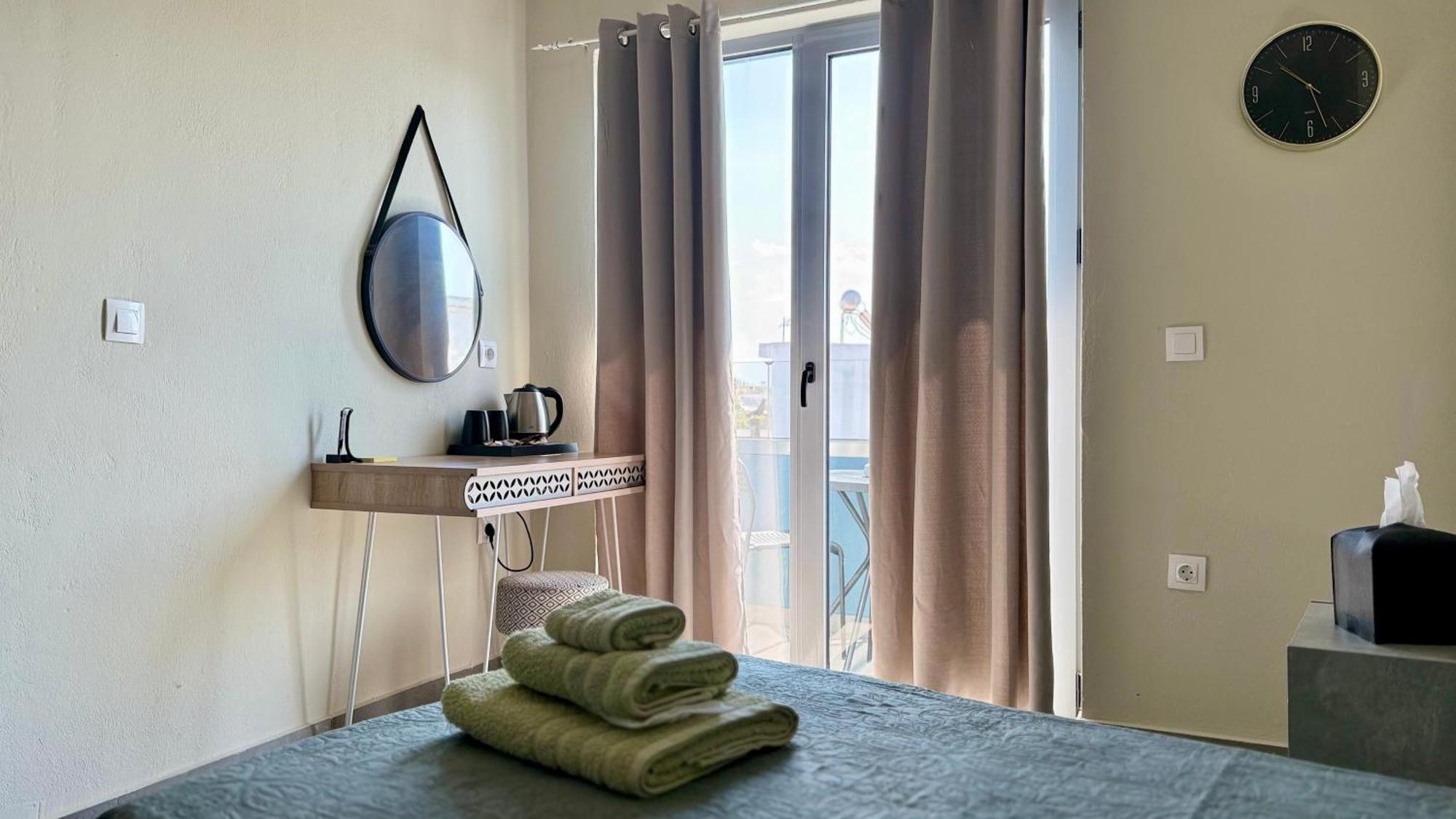 Sea Side Rooms Rhodes City Exteriör bild